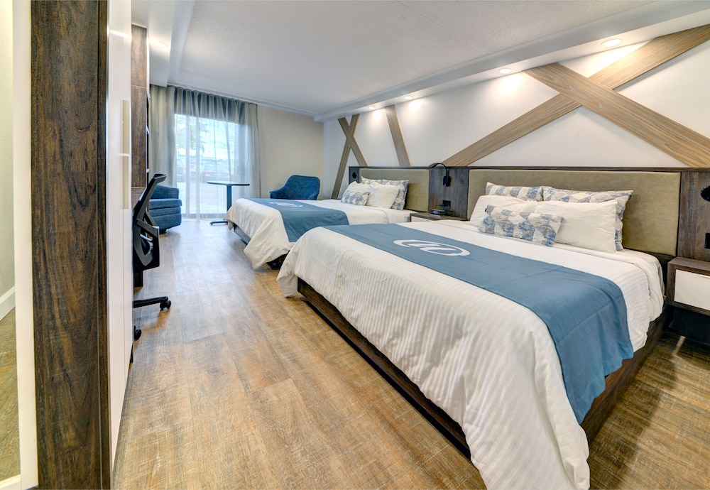 Classic Room, 2 Queen Beds - Photo 2