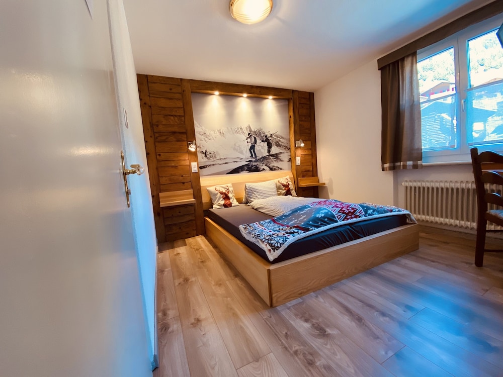 Basic Double Room, 1 Queen Bed photo 3