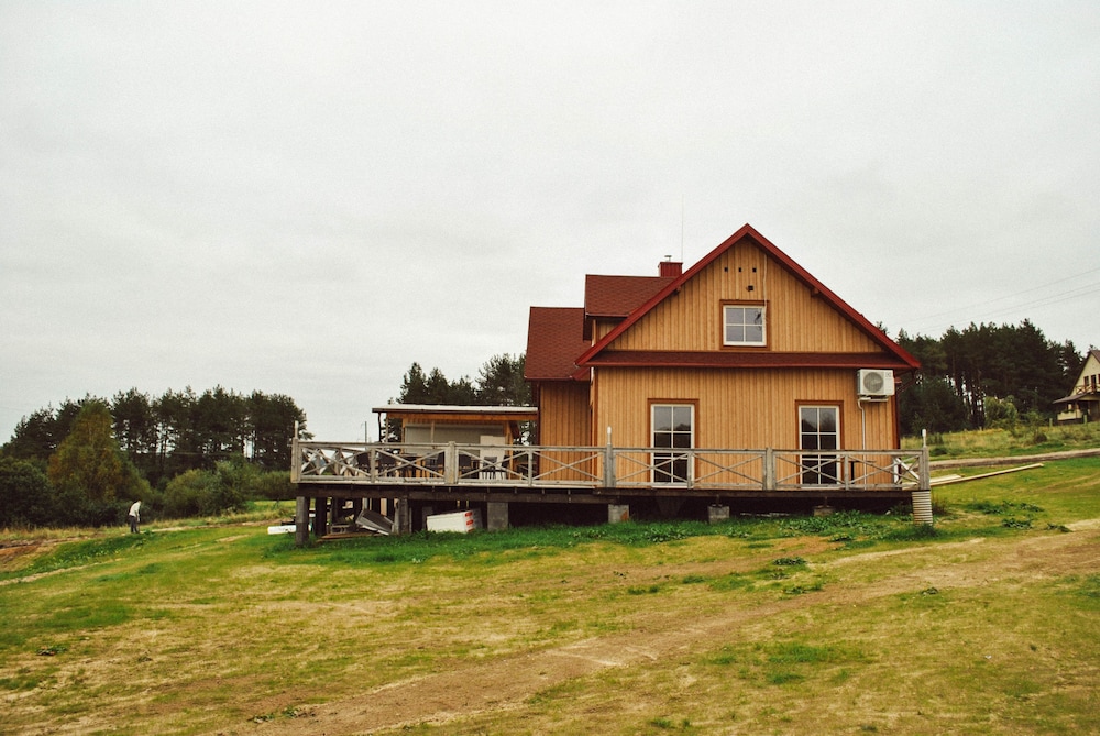 House, 5 Bedrooms photo 2
