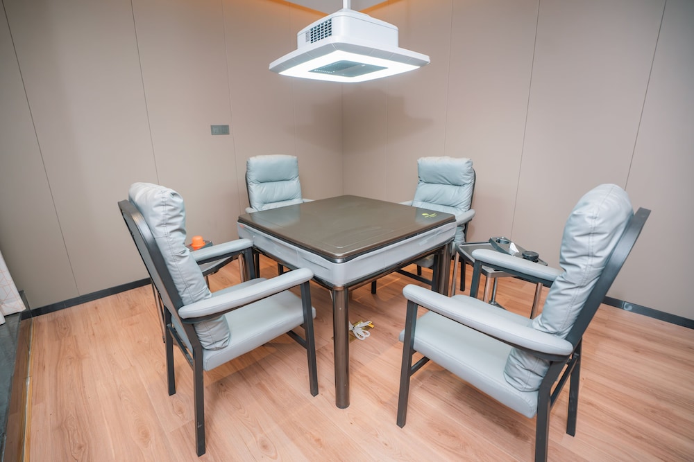 1 King Standard with Entertainment Facility