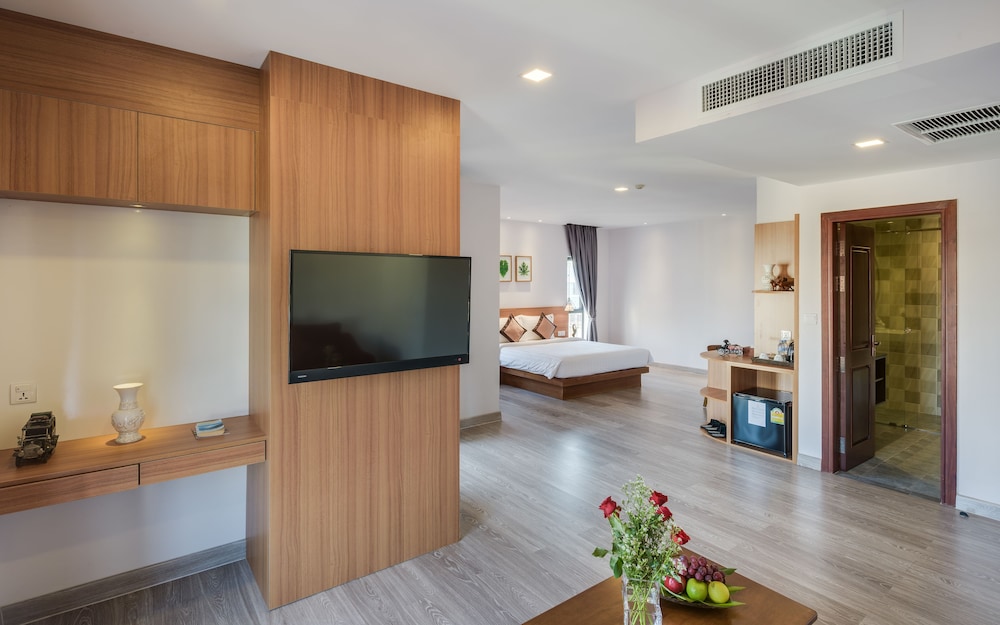 Executive Suite, City View photo 1
