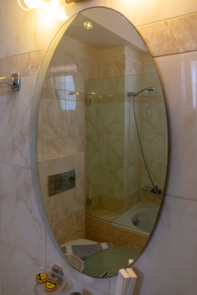 Deluxe Double Room, 1 Double Bed, Sea View - Photo 9
