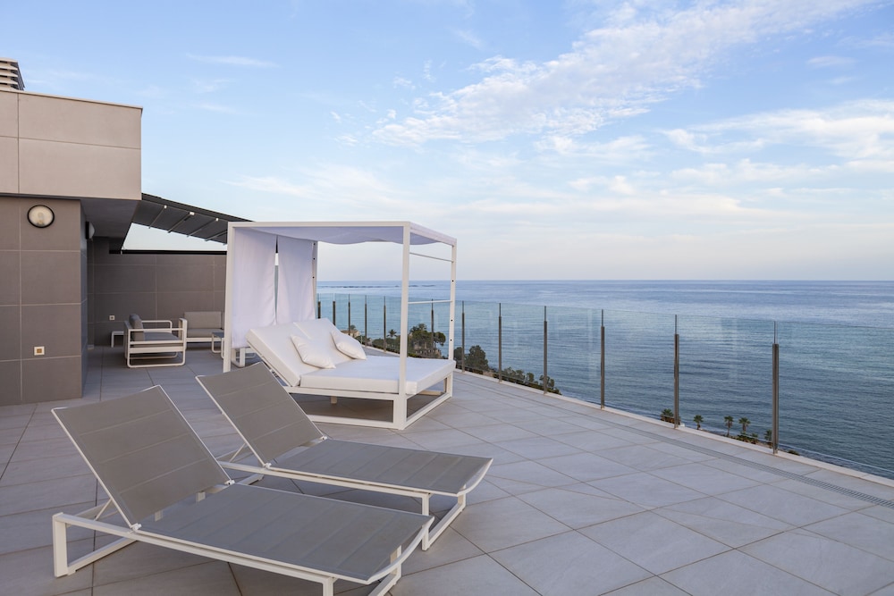 Premium Penthouse, 3 Bedrooms, Terrace, Sea View