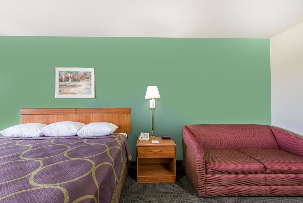 Suite, 1 King Bed, Non Smoking (One Bedroom) photo 3