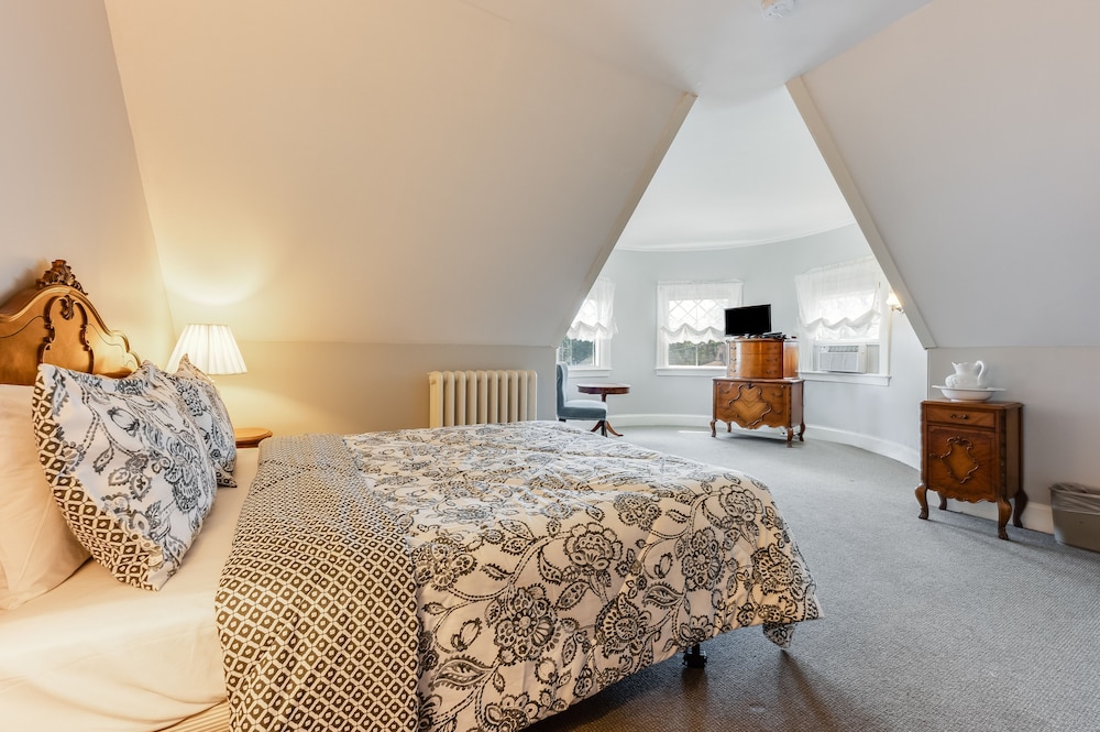 Deluxe Room, Family Suite, Main Inn photo 1