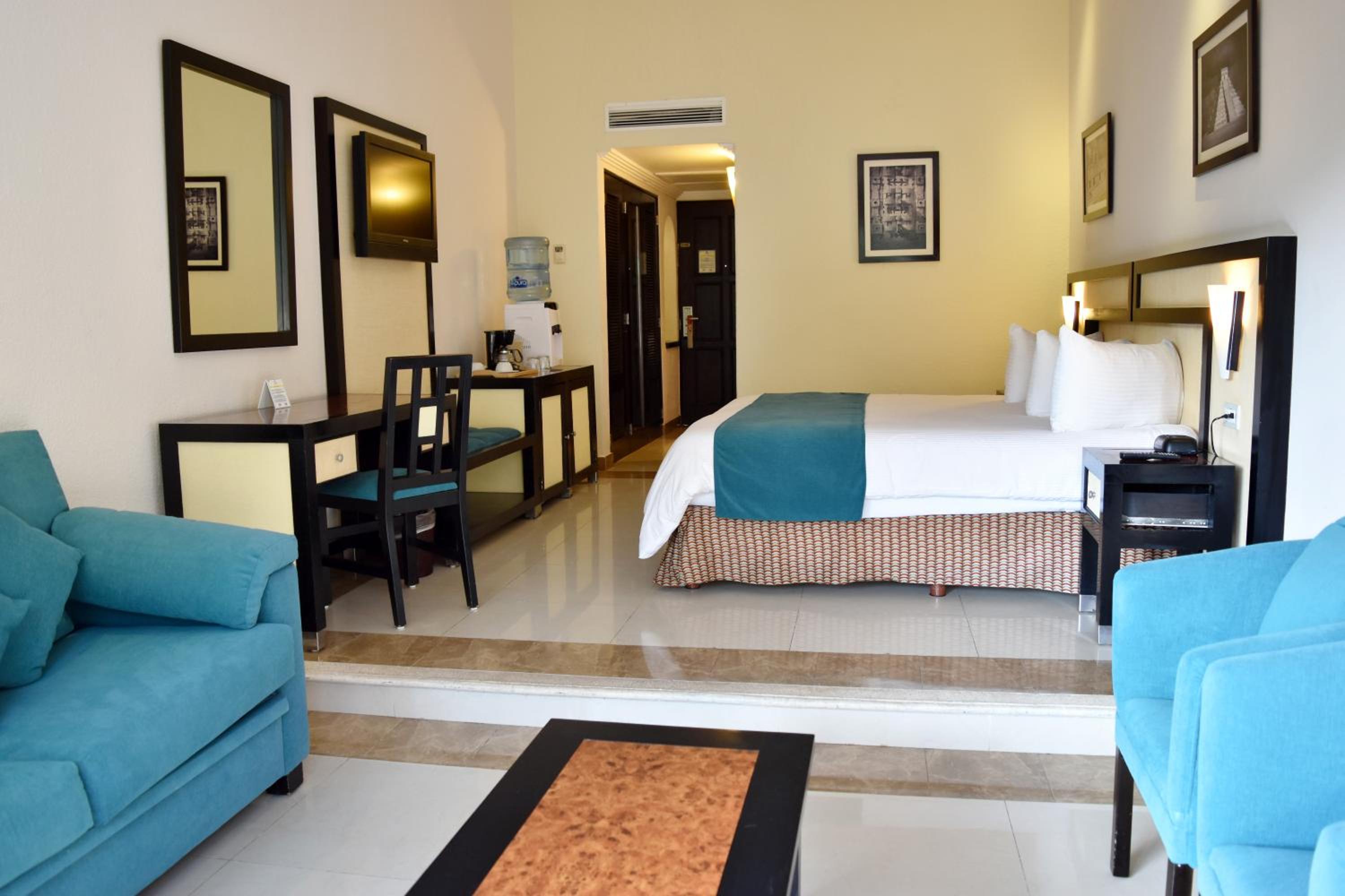Hacienda Junior Suite - Photo 4
