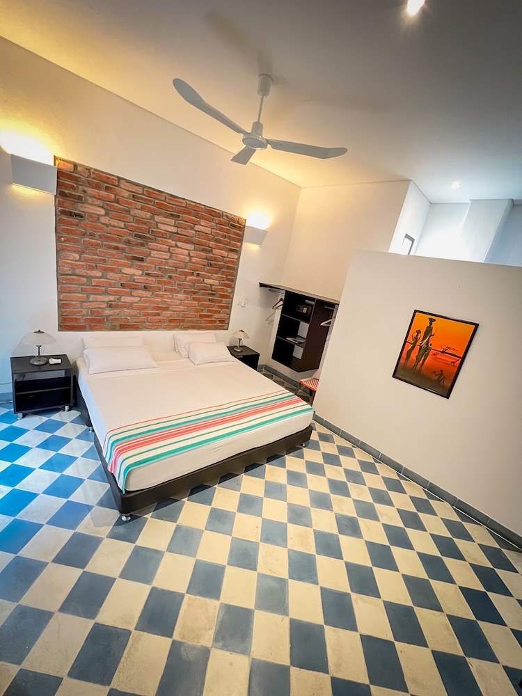 Superior Room, 1 Queen Bed, Non Smoking photo 2