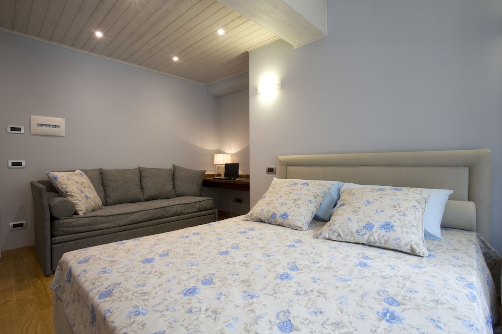 Comfort Double Room (Iris) photo 1