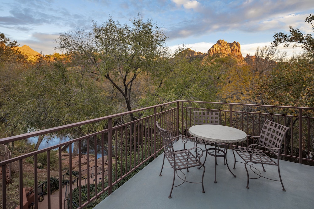 Signature Studio Suite (Creekside) - Photo 3