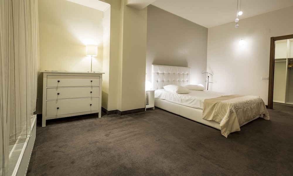 One-Bedroom Suite photo 3