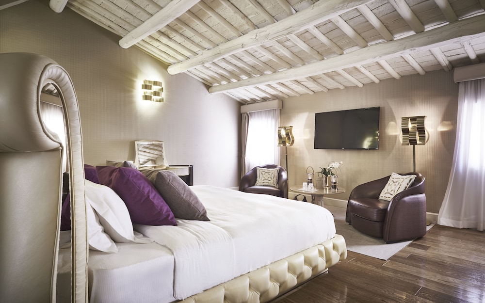 Junior Suite, 1 Bedroom, Annex Building - Photo 1