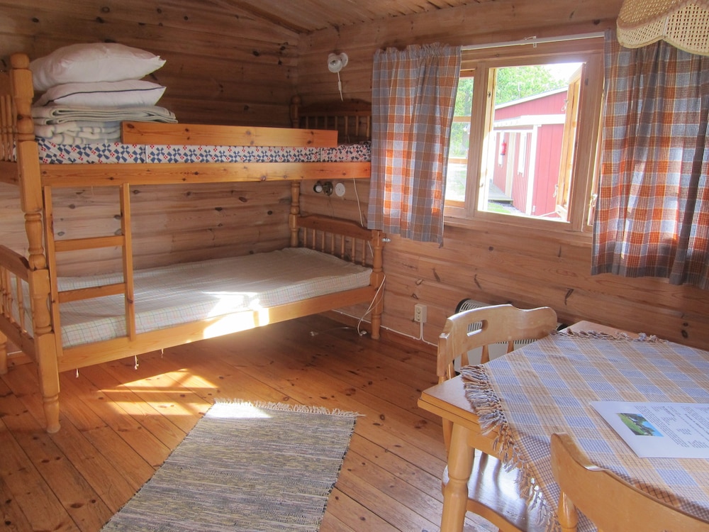 Basic Cabin, Shared Bathroom photo 1