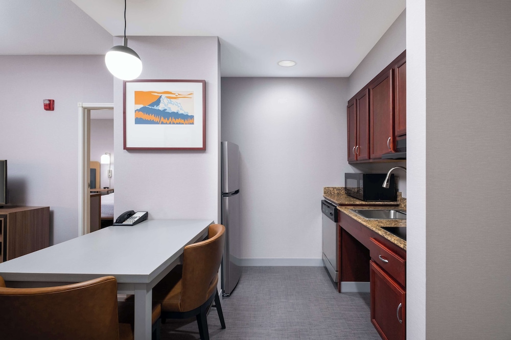Suite, Non Smoking - Photo 7