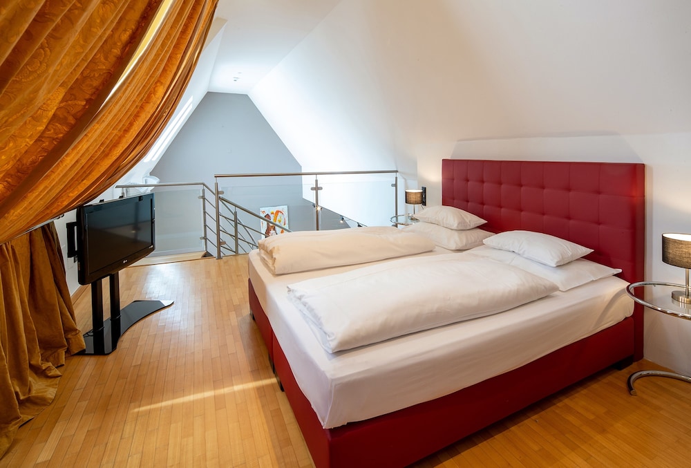 Penthouse Apartment - Photo 3