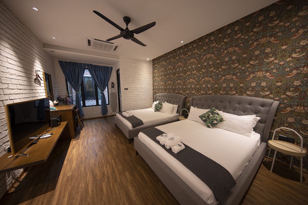 Family Room - Photo 1