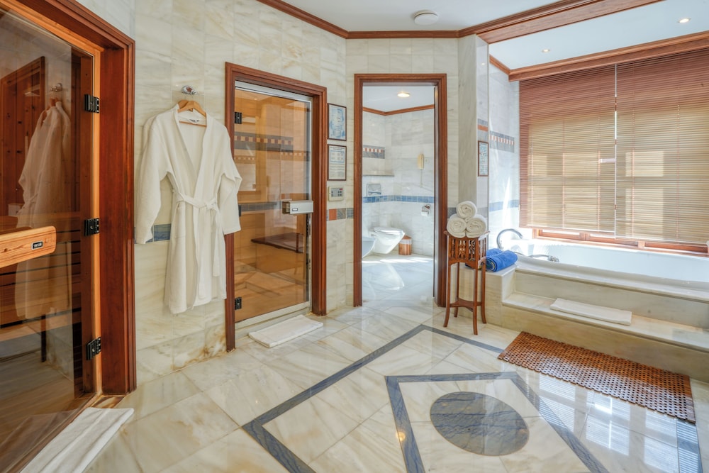 Royal Suite, 1 Bedroom, Sauna, Sea View - Photo 2