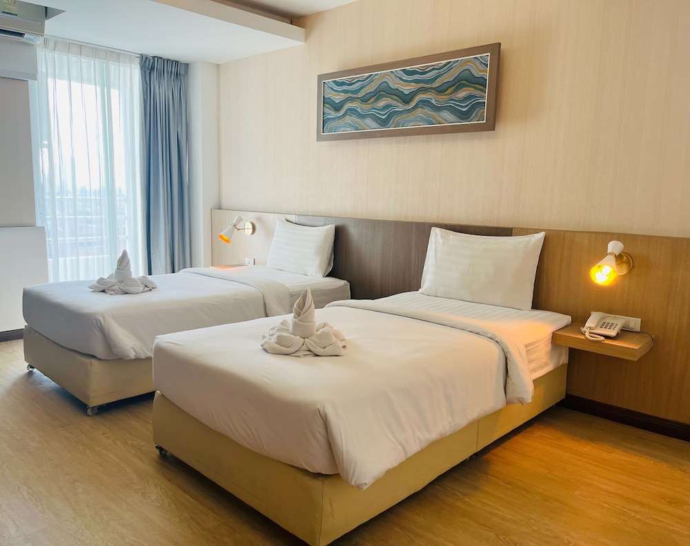 Comfort Twin Room, City View