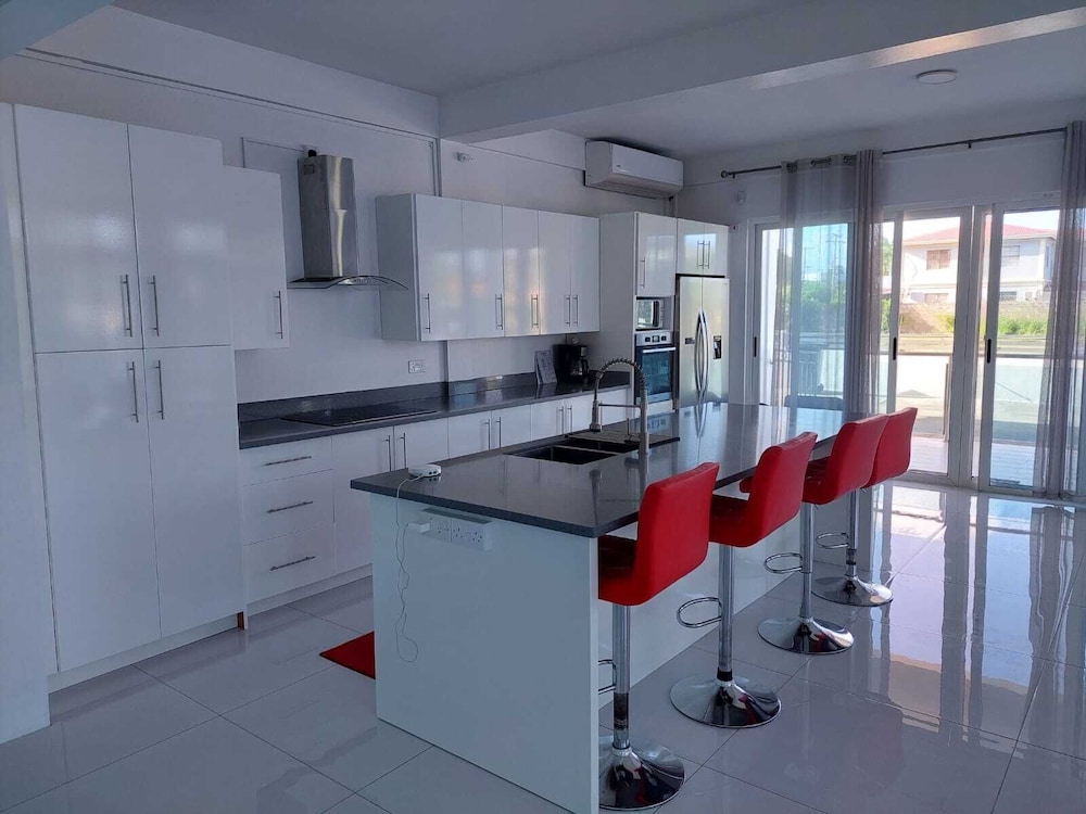 Luxury Villa photo 2