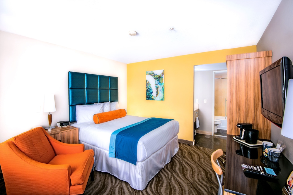 Room, 1 Queen Bed (Cozy) - Photo 2