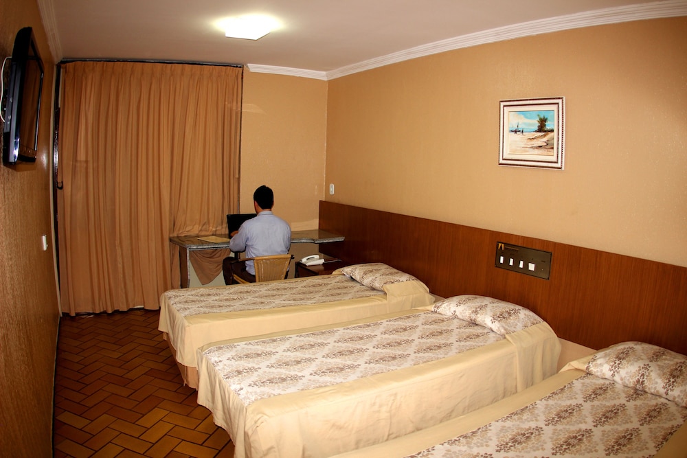 Executive Room - Photo 6