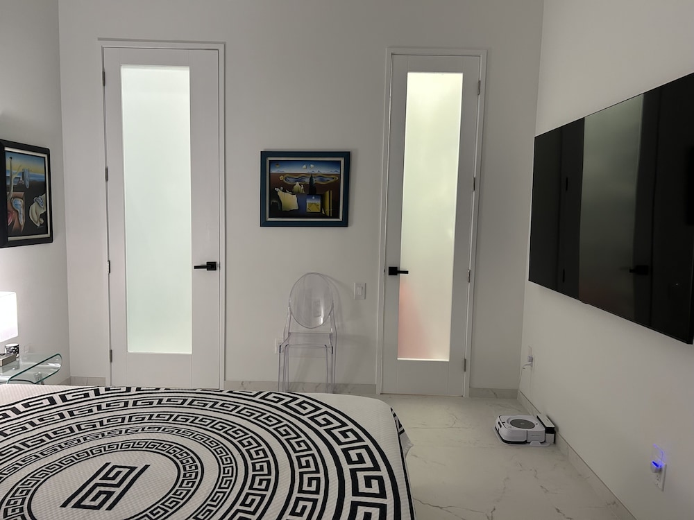 Elite Studio Suite (4) photo 2