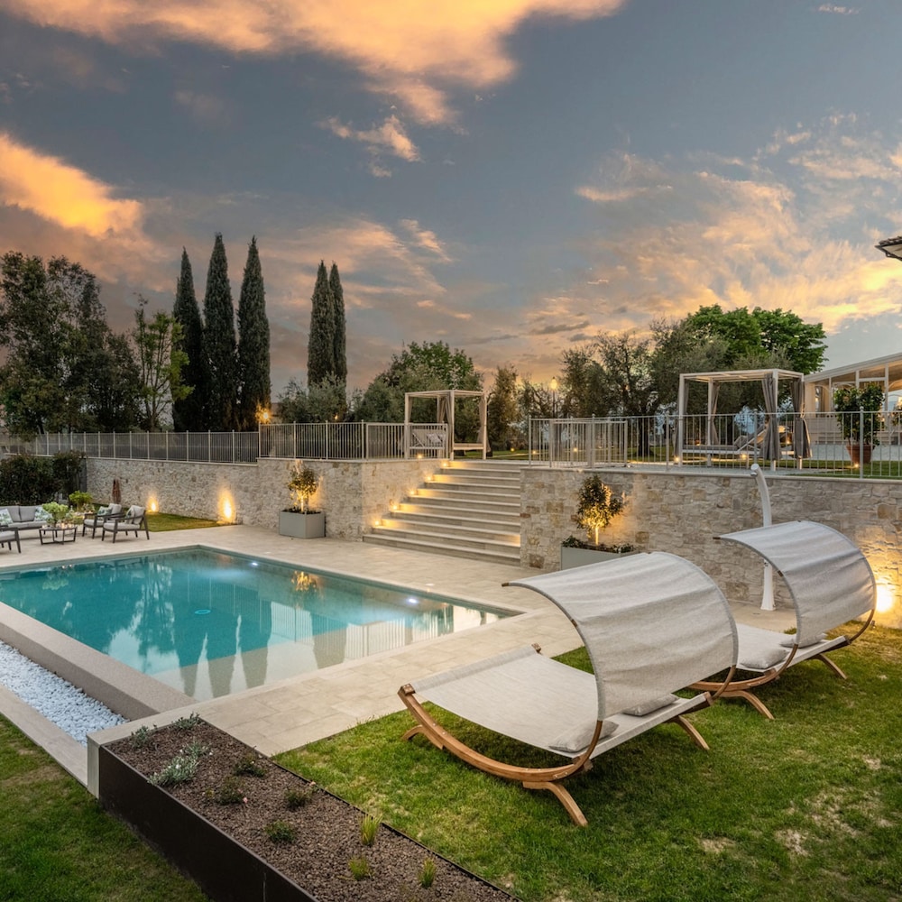Villa photo 1
