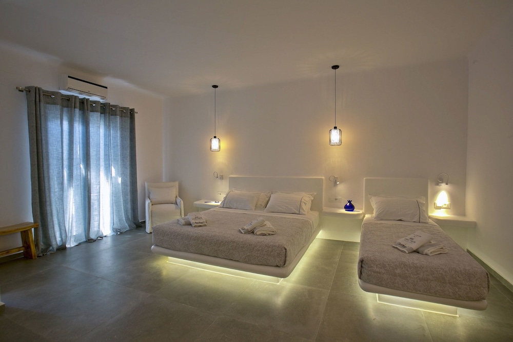 Deluxe Triple Room photo 2