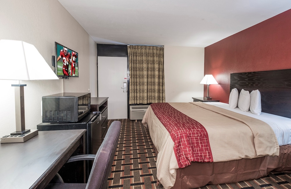 Standard Room, 1 King Bed, Smoking photo 1