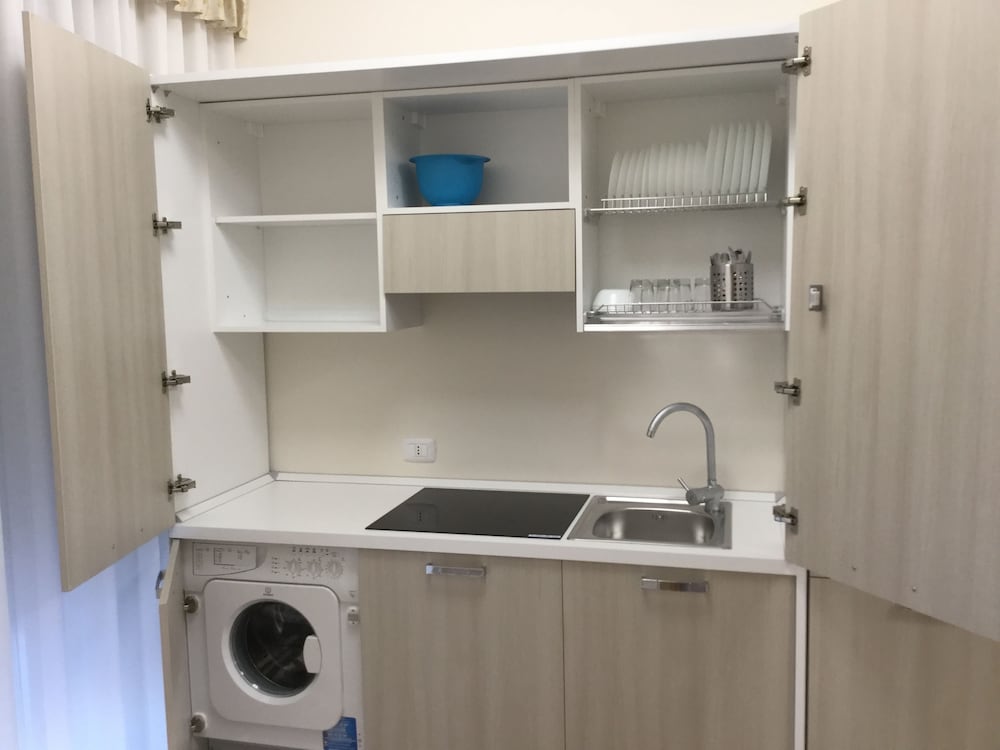 Double or Twin Room, Kitchen, City View photo 2