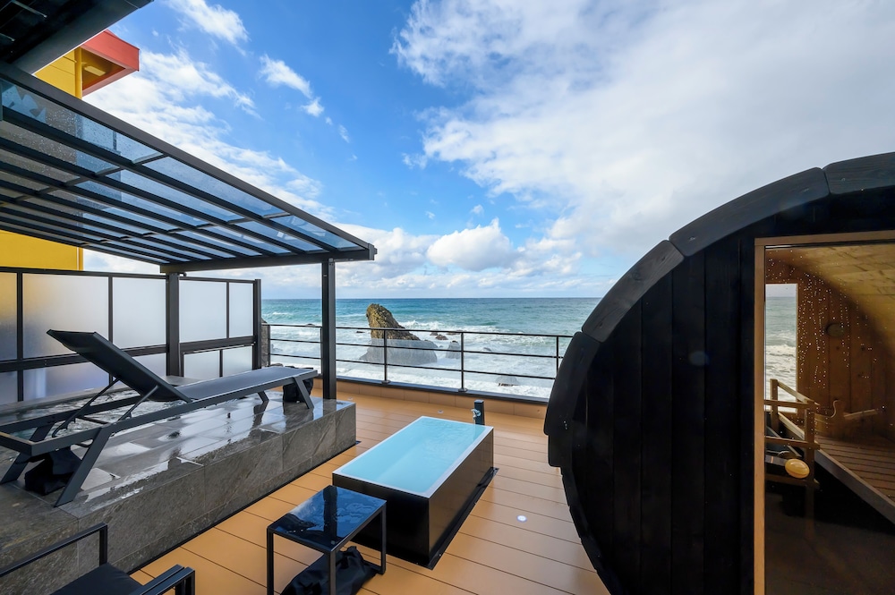 Royal Room, Non Smoking, Ocean View photo 3