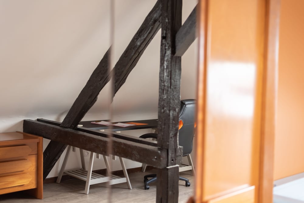 Warm Familiar Apartment - Photo 16