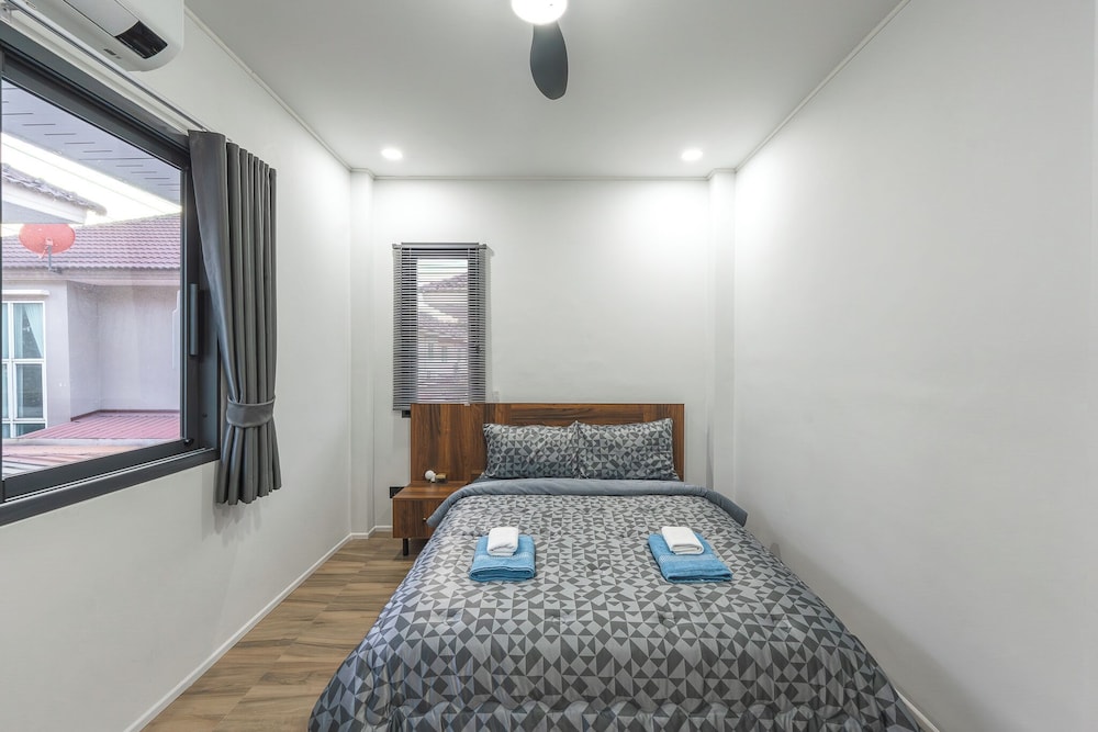 Villa photo 3