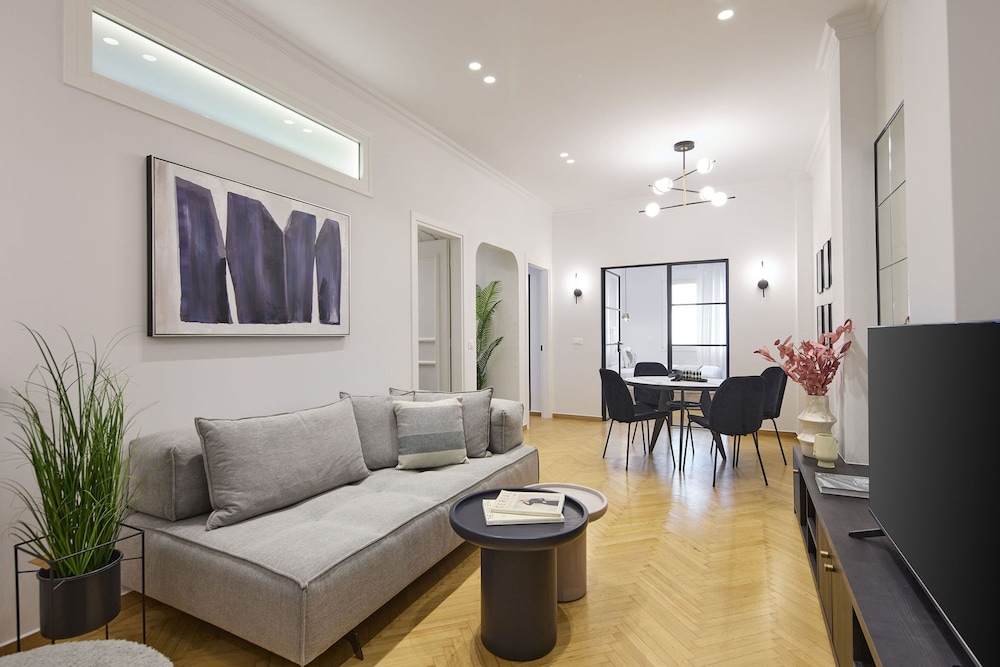 Apartment, Smoking