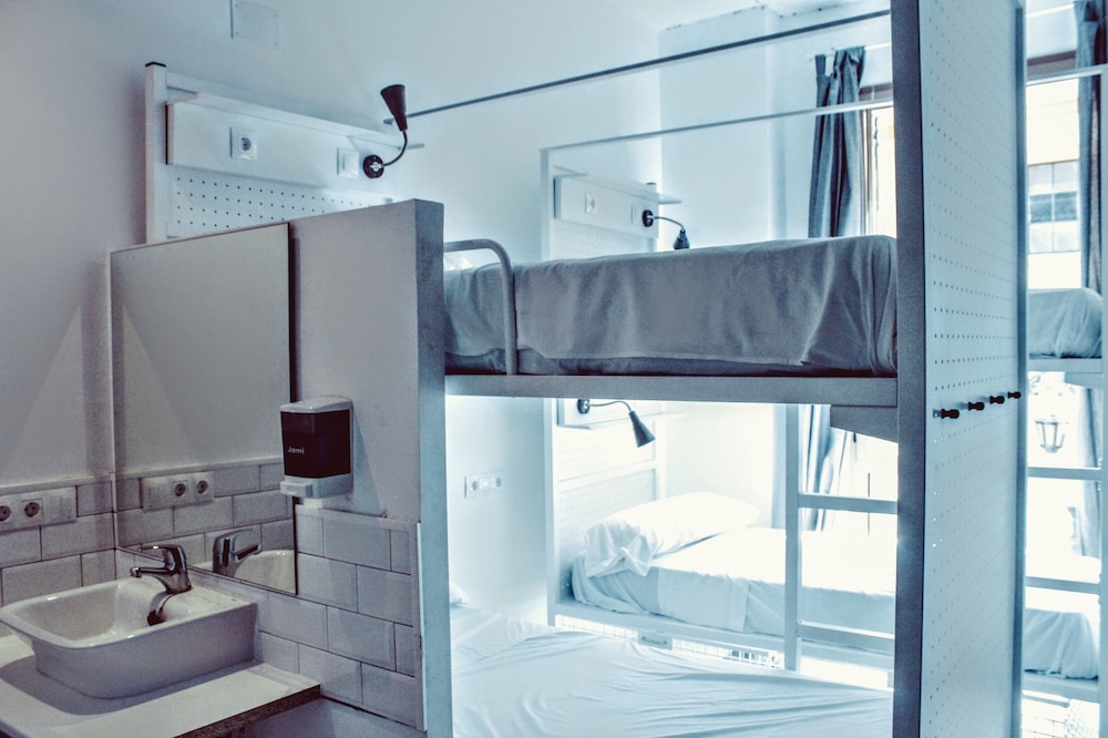 Superior Shared Dormitory, Mixed Dorm, Ensuite (1 bed in a dormitory up to 4 people)