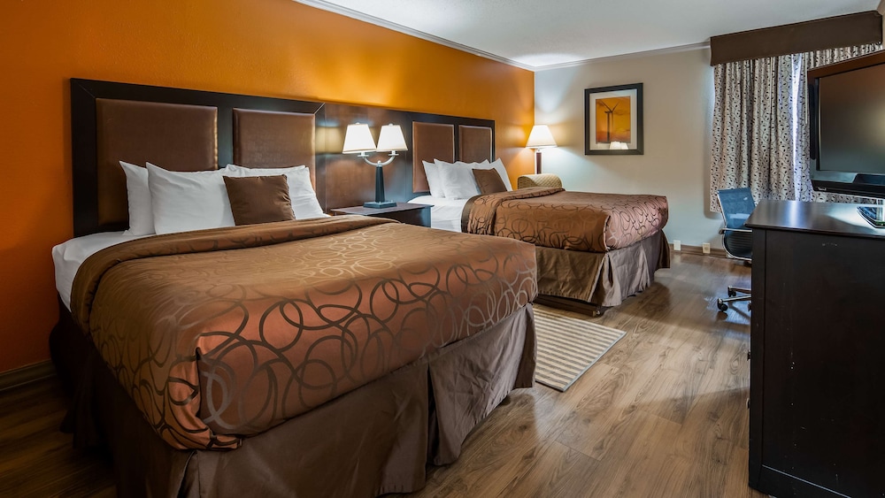 Standard Room, 2 Queen Beds, Non Smoking, Refrigerator & Microwave (No Pets In Room Type) photo 1