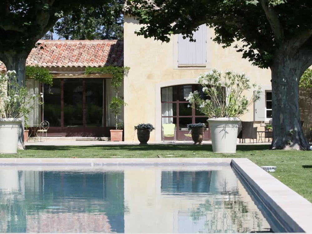 Villa photo 1