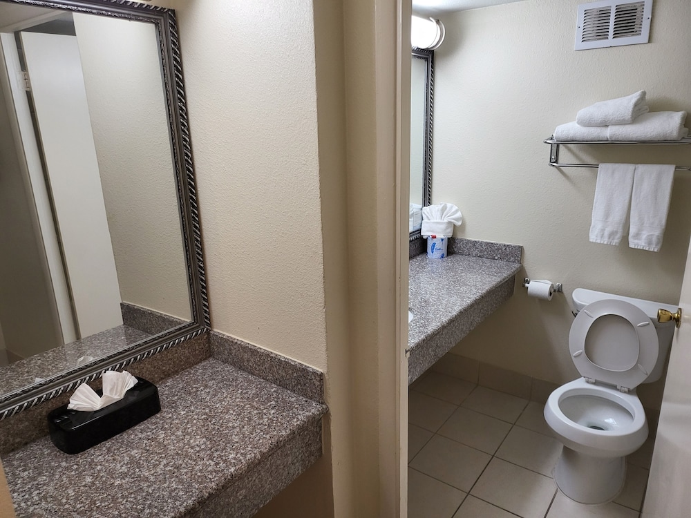 Deluxe Room, 2 Queen Beds - Photo 5