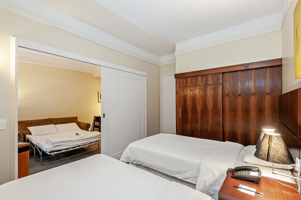 Slaviero Curitiba Shopping — Superior Triple Room