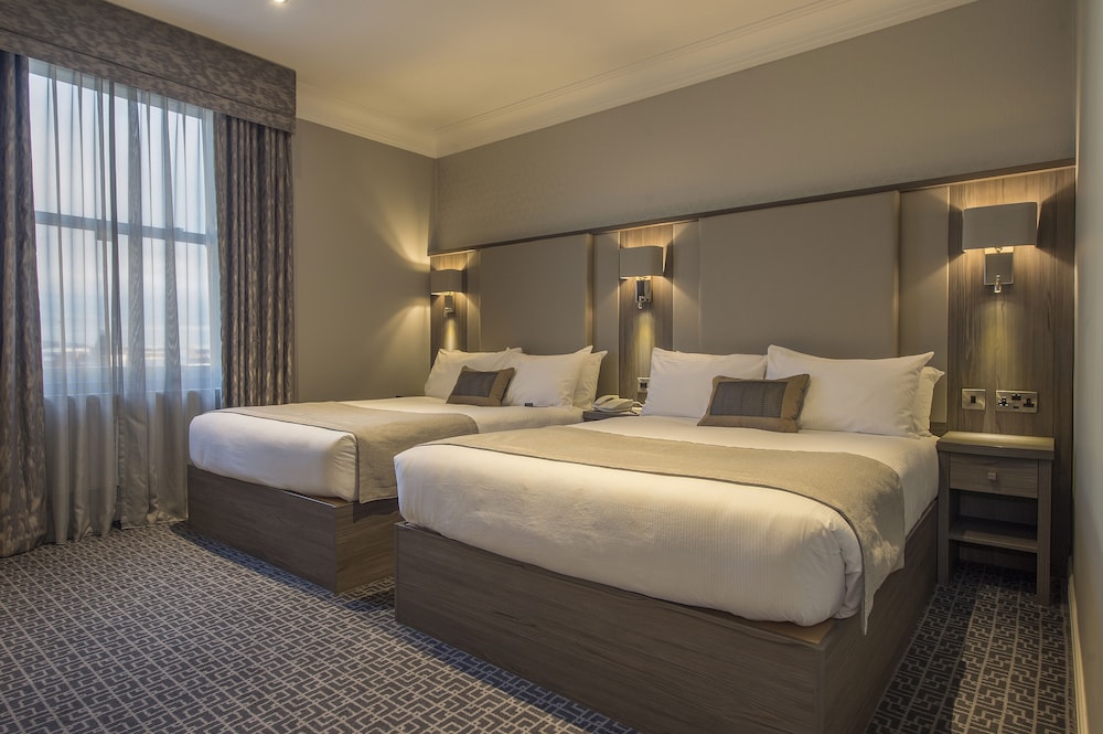 Standard Room, 2 Double Beds - Photo 2
