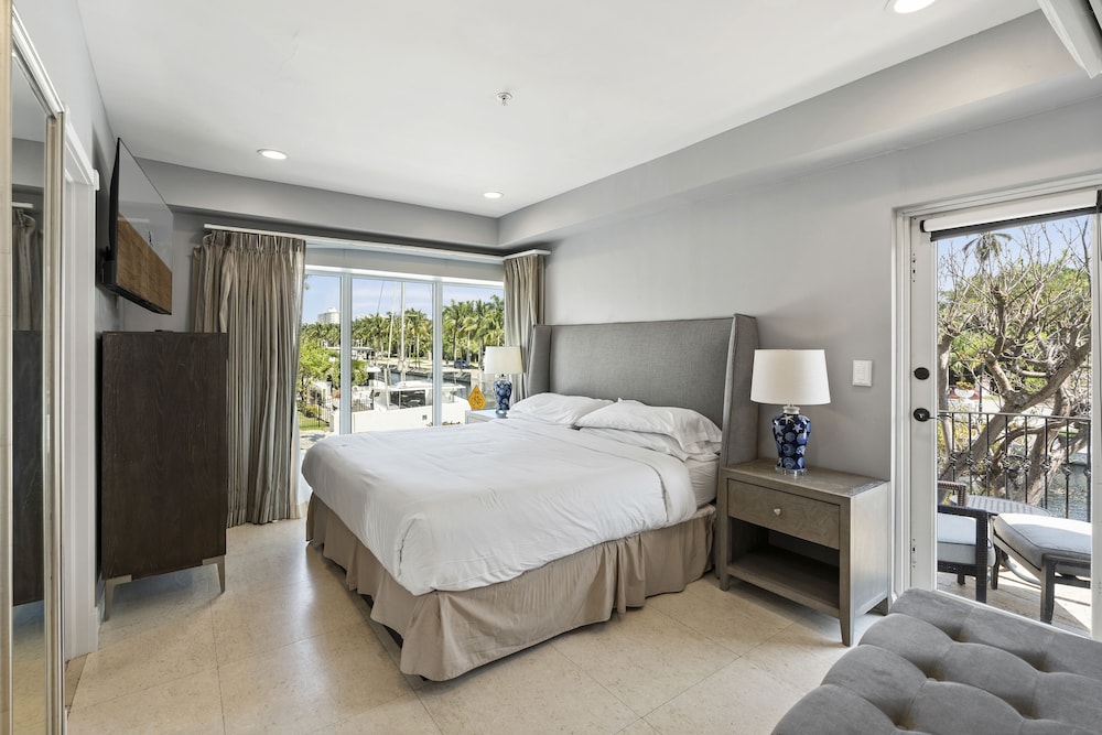 Deluxe Suite, 2 Bedrooms, Balcony, Bay View