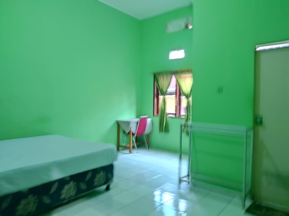 Standard Double Room - Photo 10