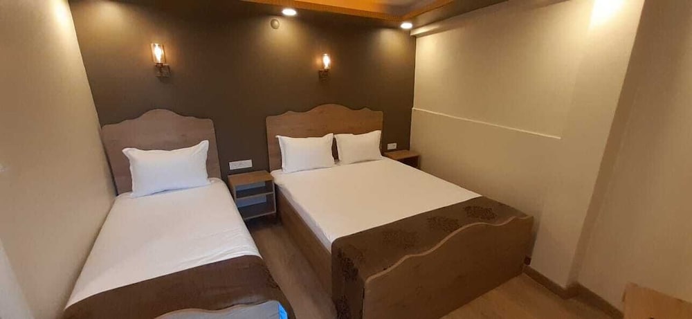 Standard Double or Twin Room photo 2