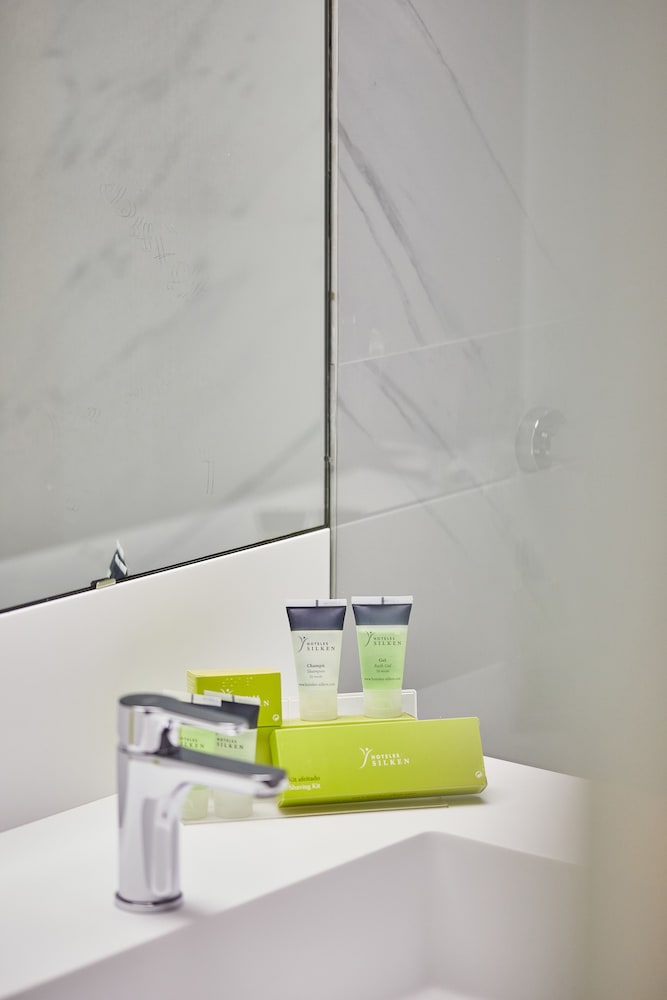 Superior Double or Twin Room - Photo 13