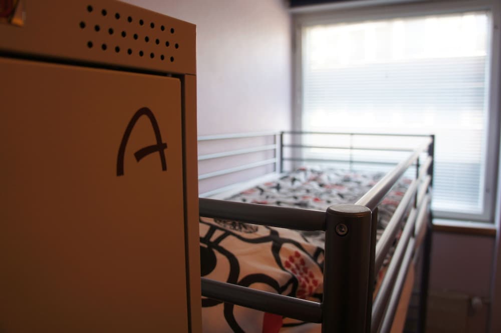 Shared Dormitory, Women only, Shared Bathroom (8 beds)