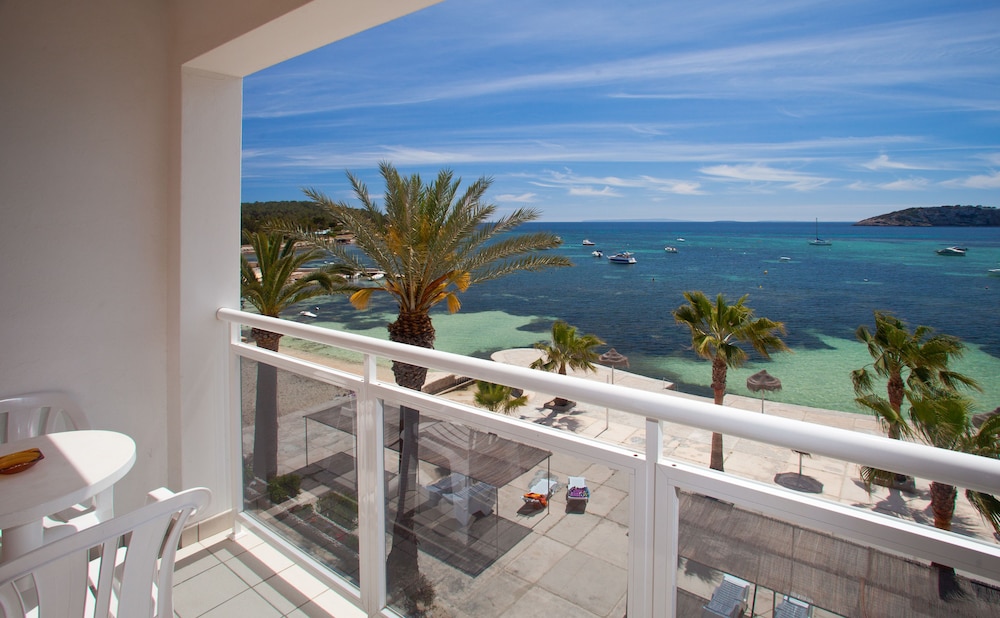 Double Room, Balcony, Sea View photo 3