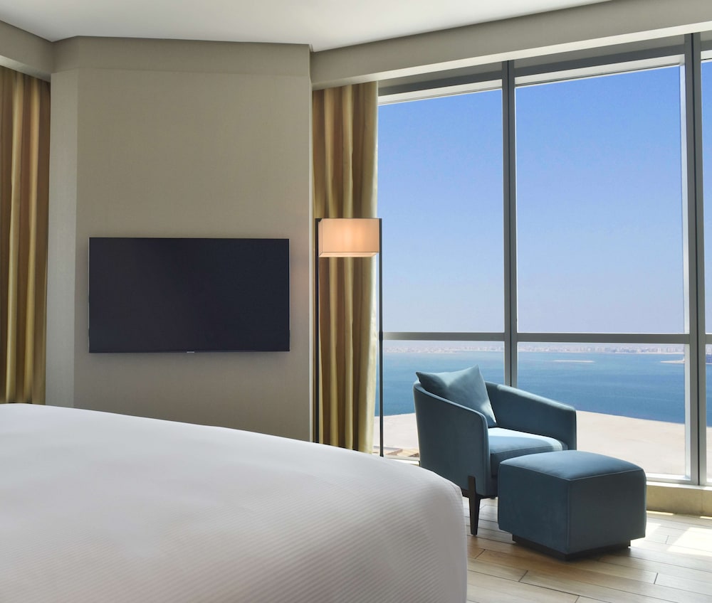 Executive Suite, 1 King Bed, Bay View