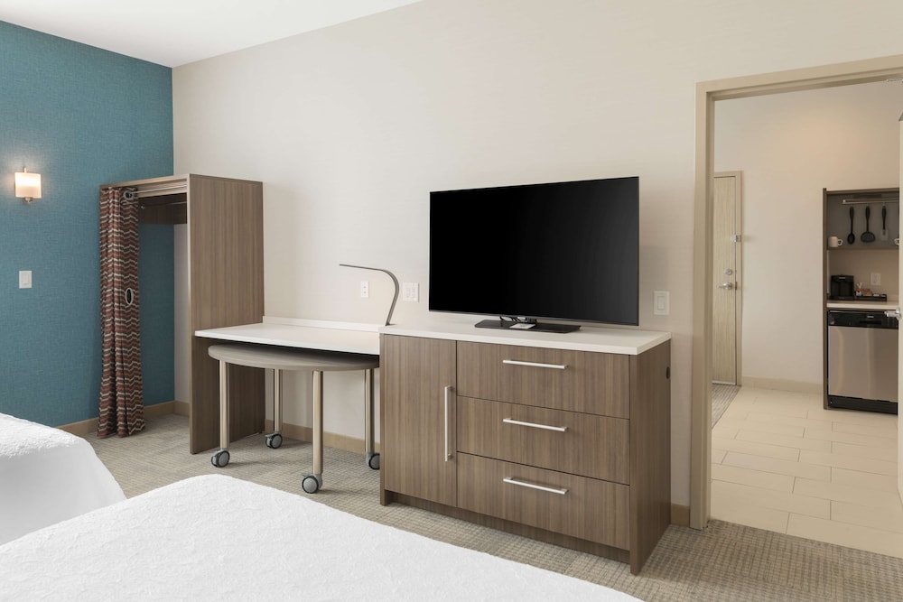 Suite, 2 Queen Beds, Accessible (Hearing) - Photo 2