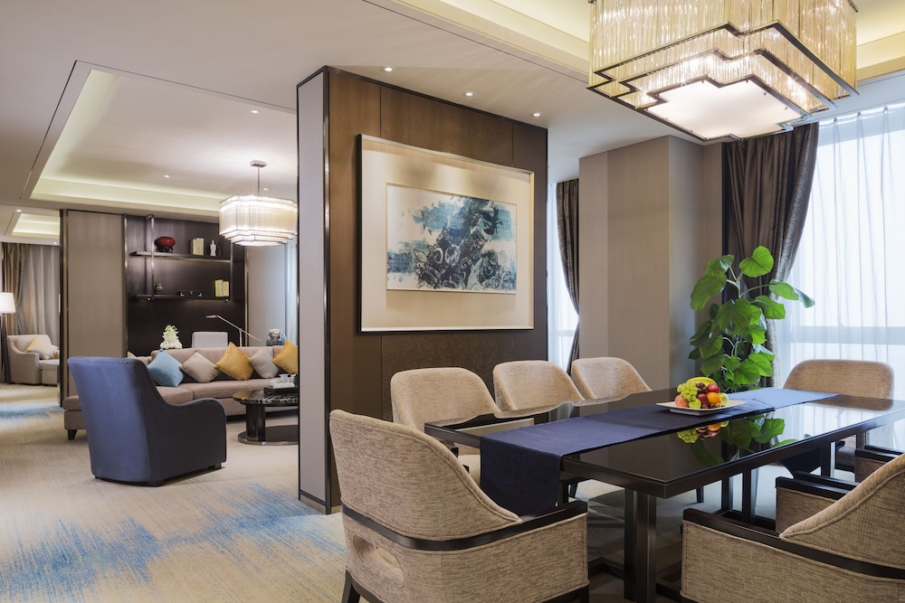Chairman Suite photo 2