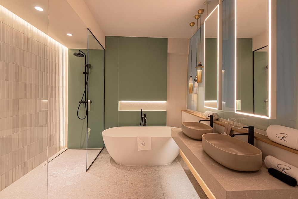 Royal Studio Suite photo 3