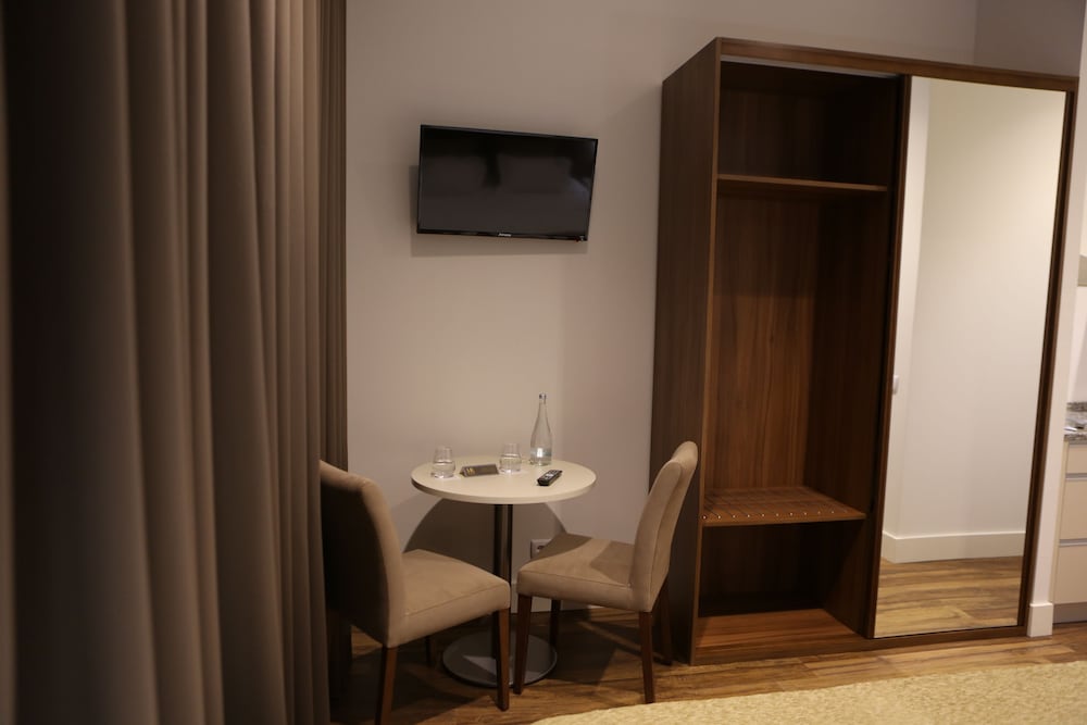 Double or Twin Room, Kitchenette, Balcony - Photo 7